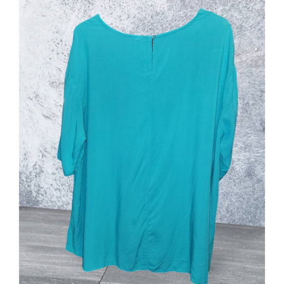 Beautiful Teal Embroidered Blouse - Picture 2 of 5